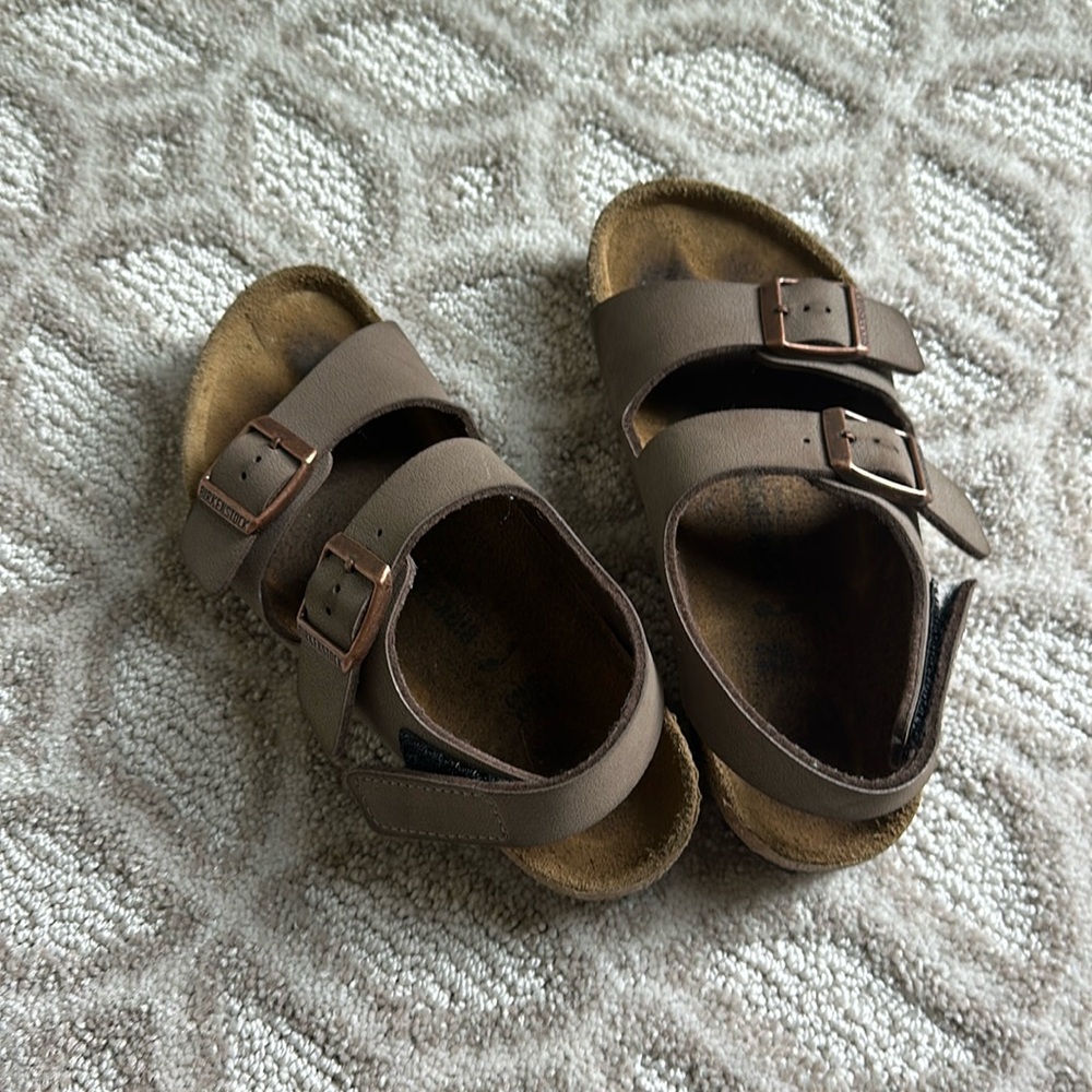 Little Kids Birkenstocks . WELL LOVED (please see photos). Little kids Size 11